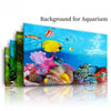 Lebendige Unterwasserszene mit bunten tropischen Fischen und Korallen für ein Aquarium-Hintergrunddekal.
