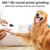 Ein Golden Retriever wird sein Pfote von einer Person mit einem tragbaren, wiederaufladbaren Nageltrimmer für Haustiere pfleg