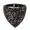Bandana estampada negra con banda ajustable para perros y gatos