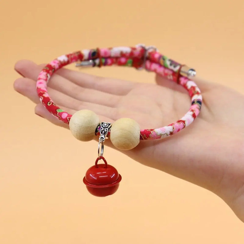 Collar Antipulgas y Garrapatas de Madera de Naftalina Natural para Gatos y Perros