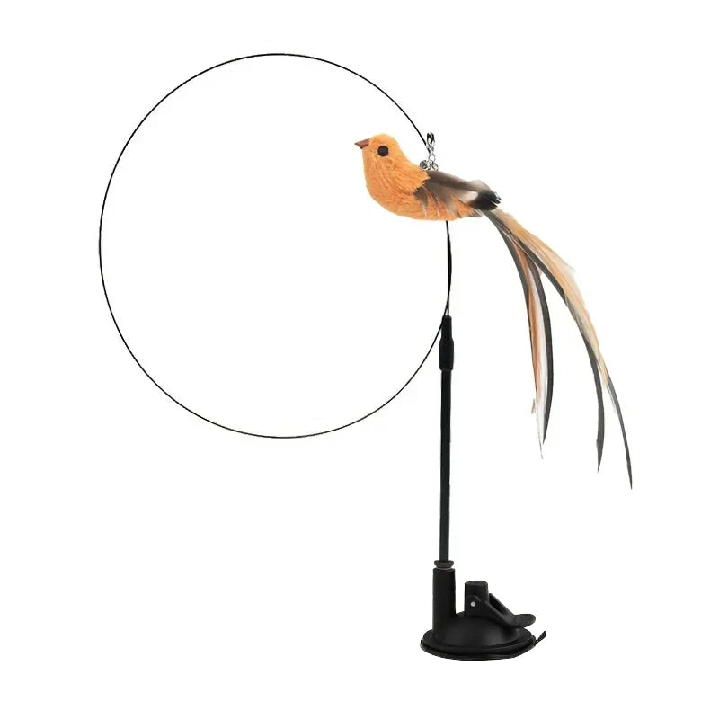 Interaktives Federkätzchenspielzeug mit Holzvogelfigur und Saugnapfbasis.