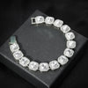 Collier statement en maillons cubains argentés avec des pierres ressemblant à des diamants clairs, présenté dans une boîte no