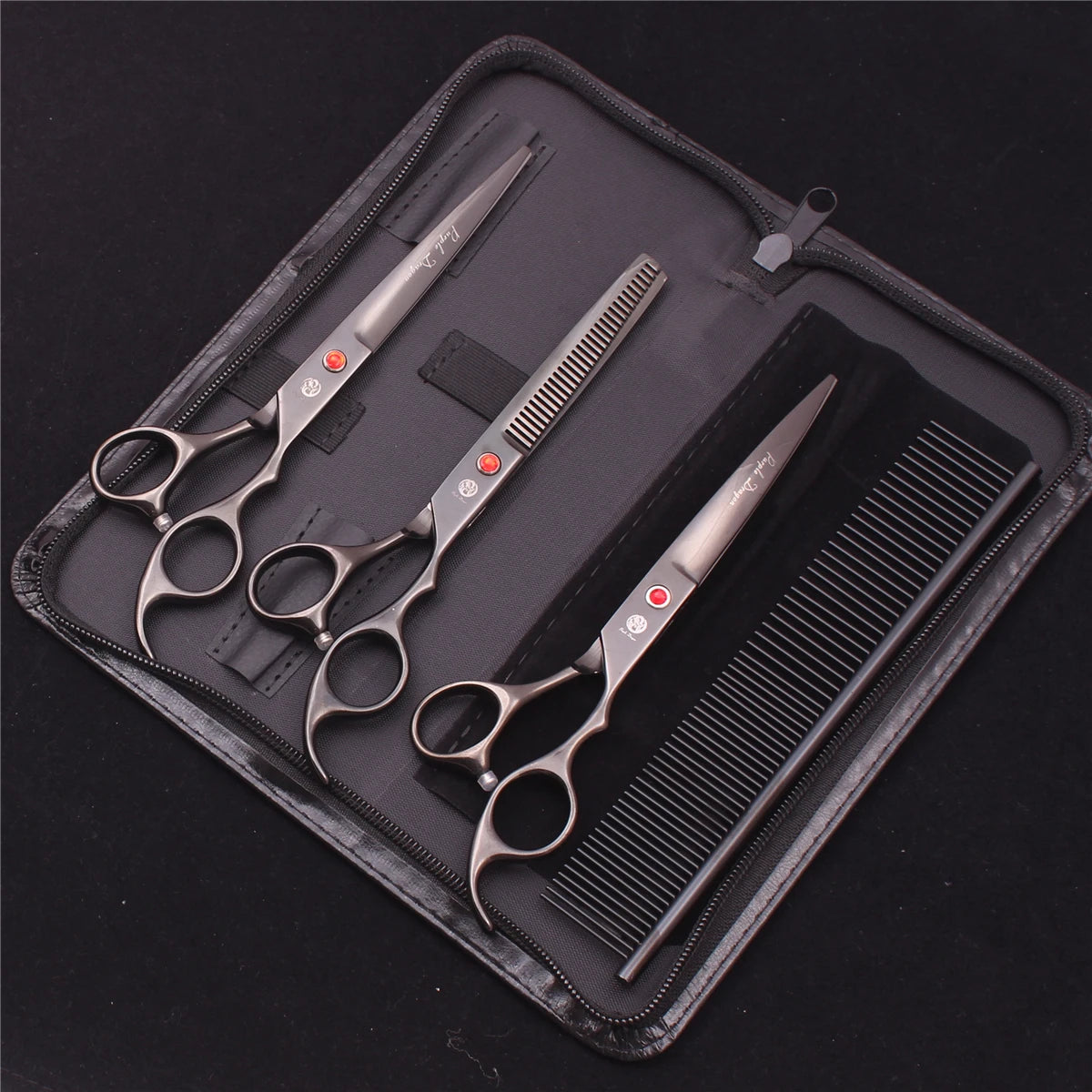 Set de tijeras de aseo para mascotas de acero inoxidable profesional con varias herramientas, dispuestas en un estuche de cue