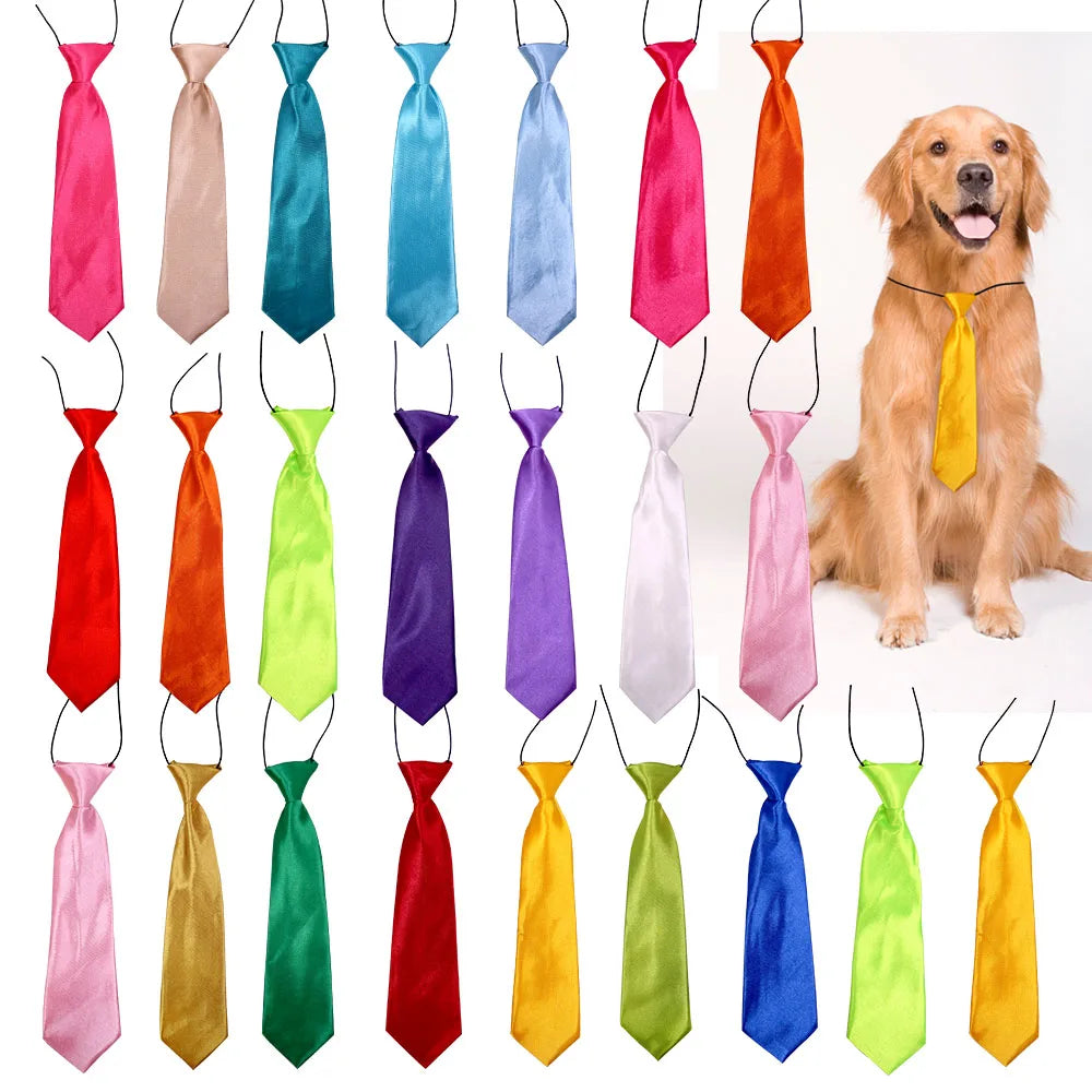 Colección de lazos ajustables para mascotas en varios colores y telas para perros y gatos.