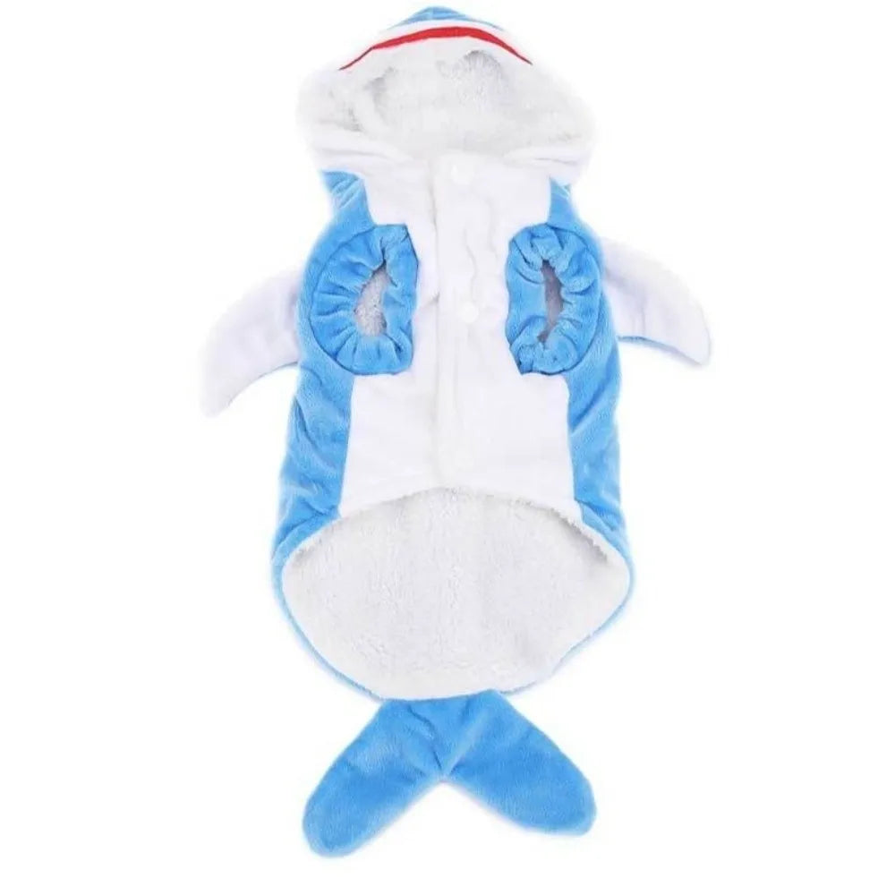 Weißes und blaues Fleece-Tierfisch-Cosplay-Kostüm mit rogem Streifen auf dem Kopf.