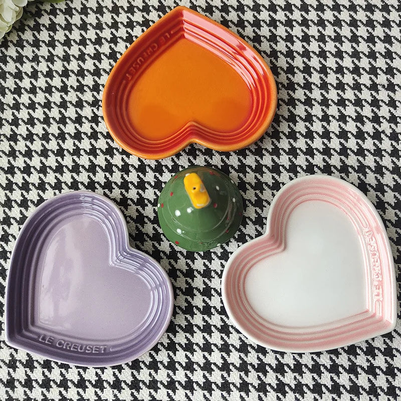 Heart-Shaped Ceramic Pet Bowl – Anti-Vomiting Slow Feeder for Small Cats & Dogs
