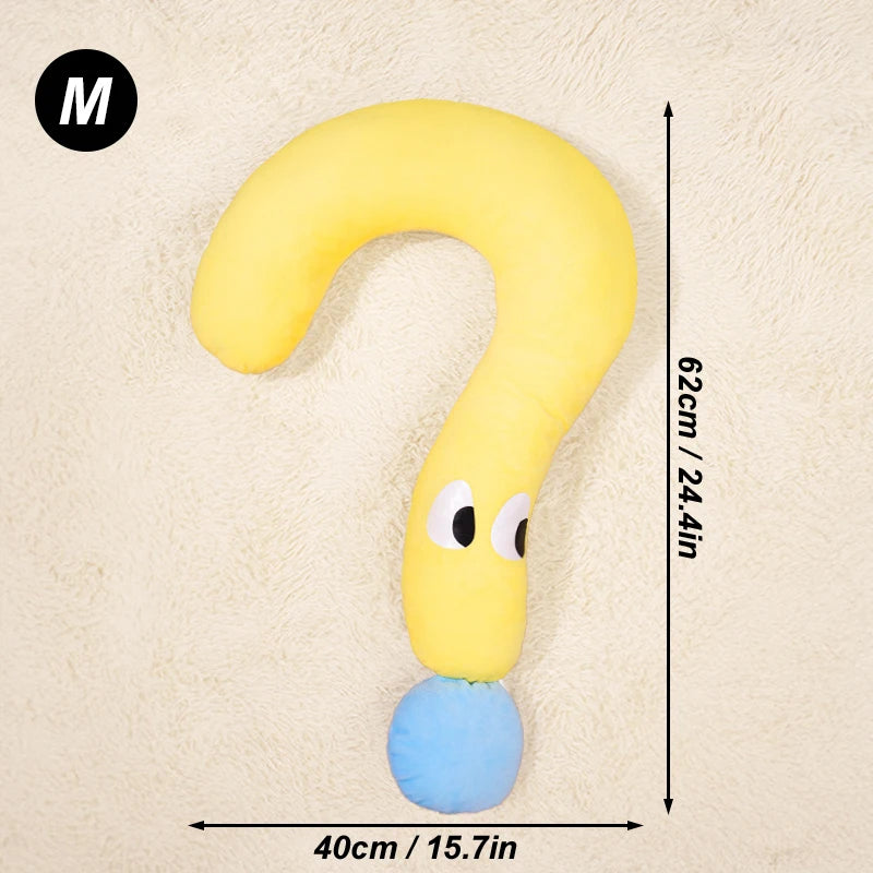 Almohada de cuello en forma de U amarilla para mascotas con una pelota azul, mostrada contra un fondo claro.
