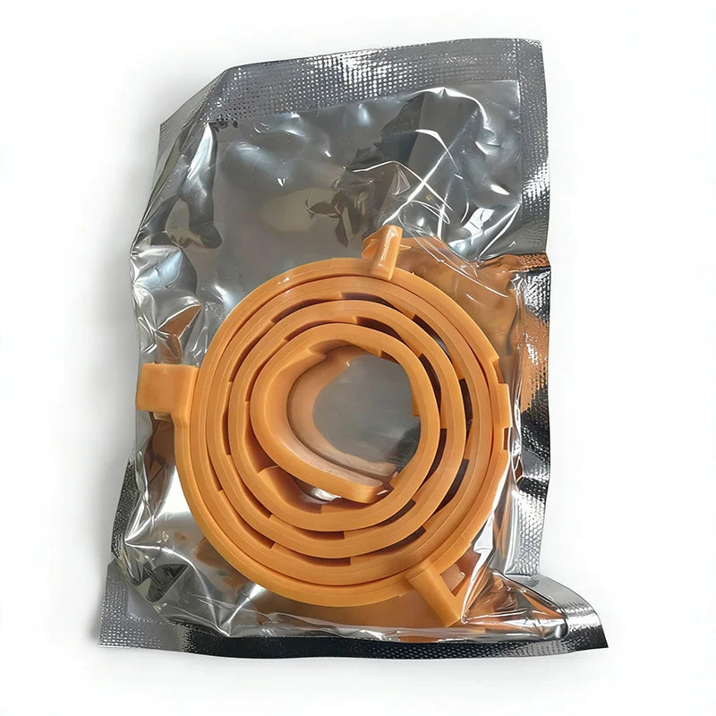 A clear plastic bag contains an adjustable silicone pet collar for small dogs, puppies, and cats.