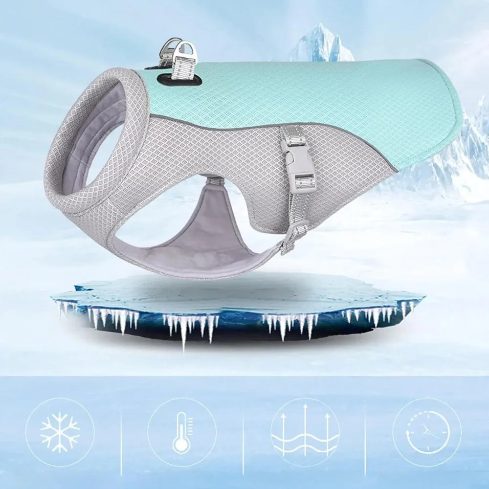 A light blue summer dog cooling vest is shown floating above a icy surface with icons indicating features.