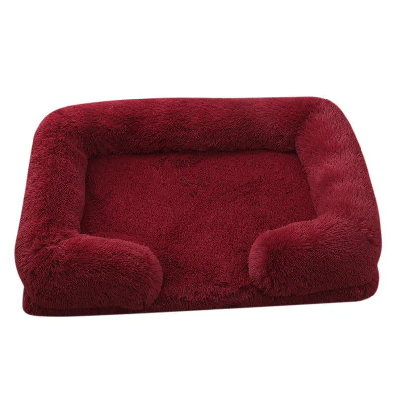 Tiefrotes Plüsch-Hundbett mit abnehmbarem, waschbarem Überzug.