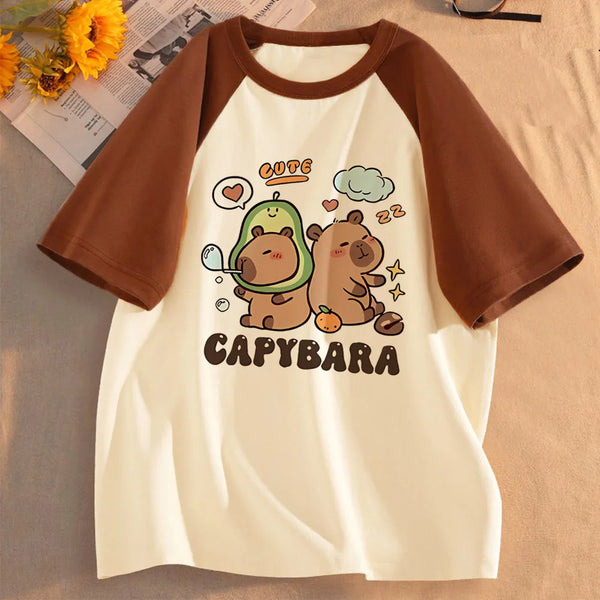 Camiseta Gráfica de Capibara