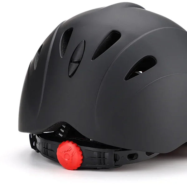 Casco de equitación ventilado con visera ajustable