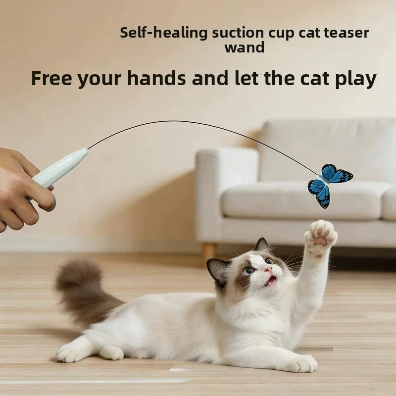 Katze spielt mit einem selbstheilenden Saugnapf-Stabspielzeug mit rotierender Schmetterling.