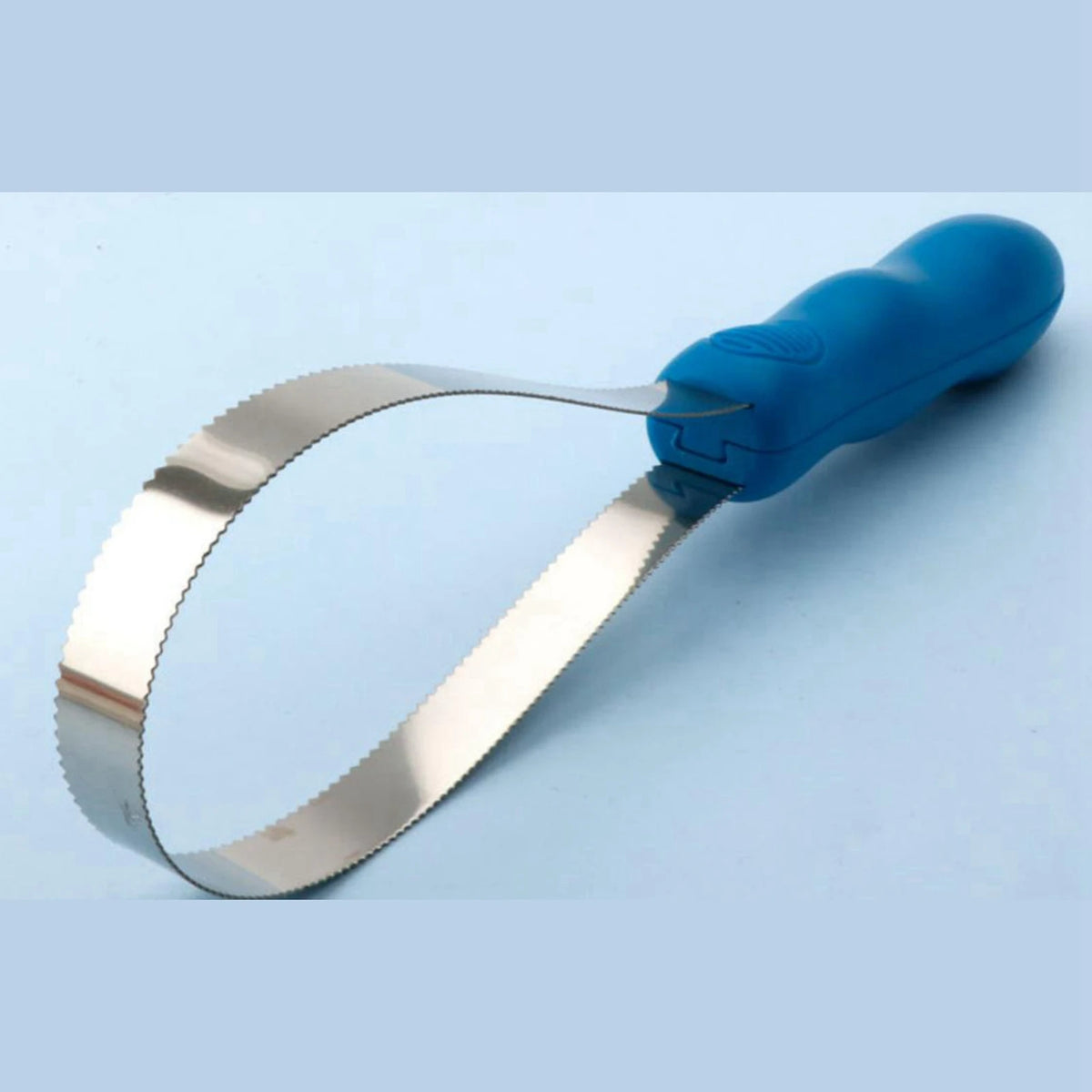 Blue grooming comb with a metal blade and handle for horses and pets