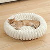Gemütliches Donut-Katzenbett