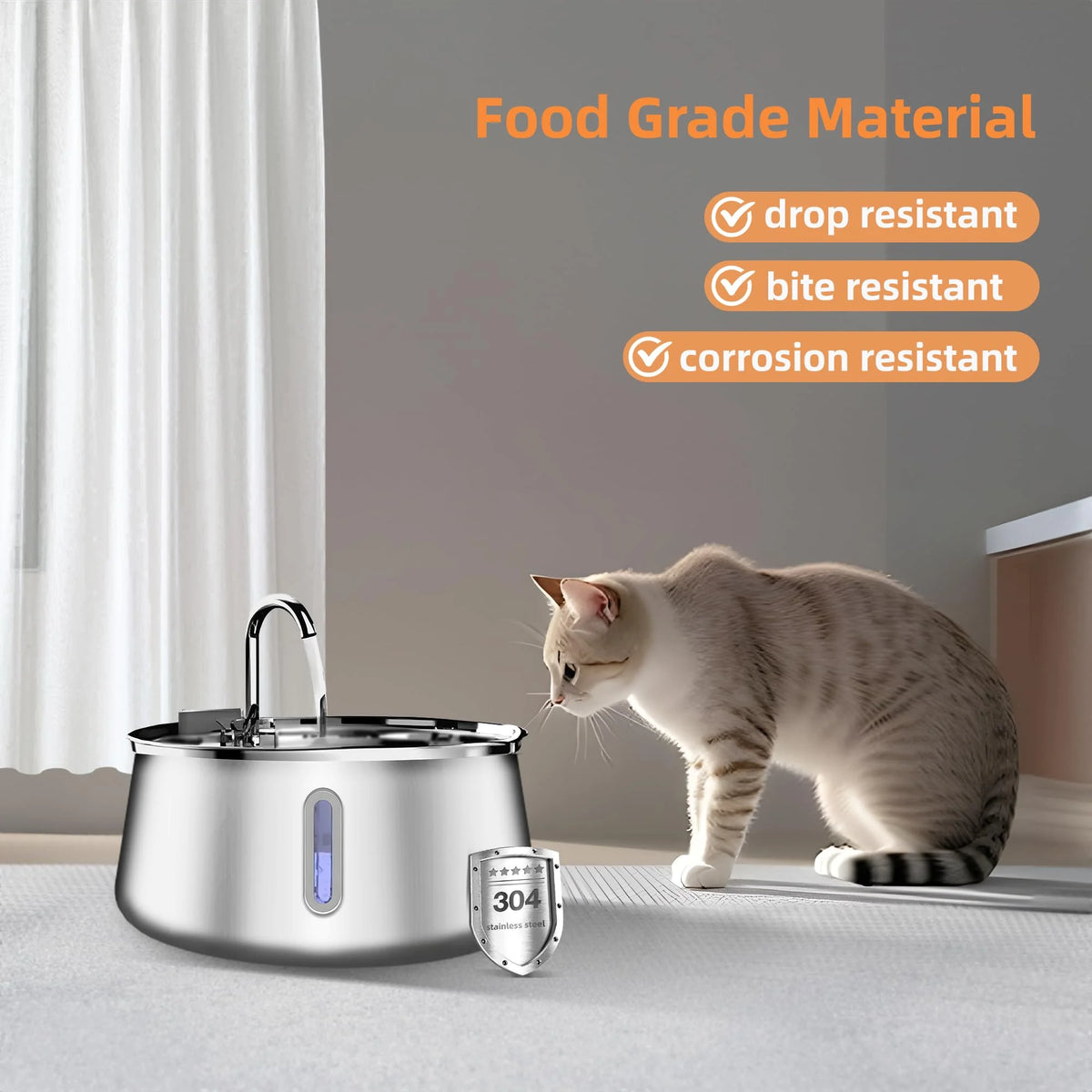 Fuente automática de agua para gato de acero inoxidable con flujo visible, colocada sobre una superficie clara junto a un gat