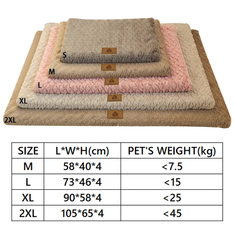 Lits pour chiens en mousse orthopédique de différentes tailles M à 2XL avec housses en fausse fourrure amovibles.