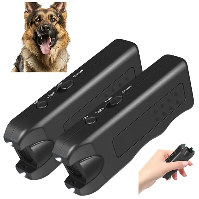 Schwarzes tragbares Ultraschallgerät zum Hundetrainen und Abschrecken neben einem Deutschen Schäferhund.