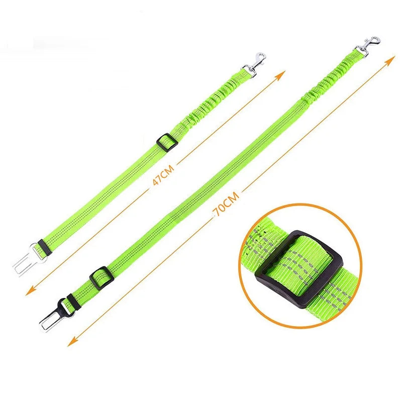 Ceinture de sécurité pour voiture d'animal vert lime réglable avec sangle élastique amortissante, montrée en différentes long