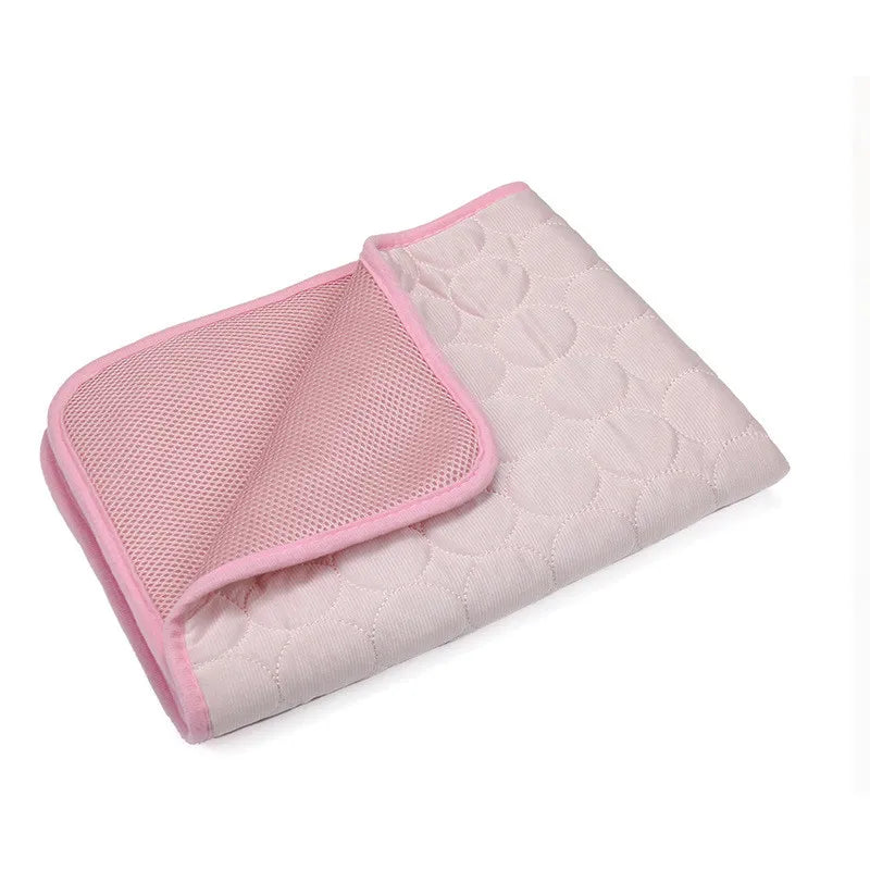 Self-Cooling Pet Mat for Dogs and Cats – Breathable, Washable Summer Pad