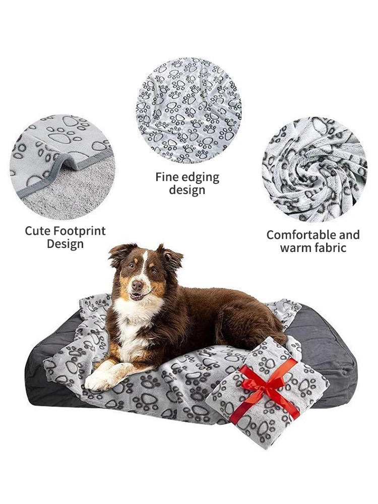 Couverture pour animaux douce et grise avec motif de pattes