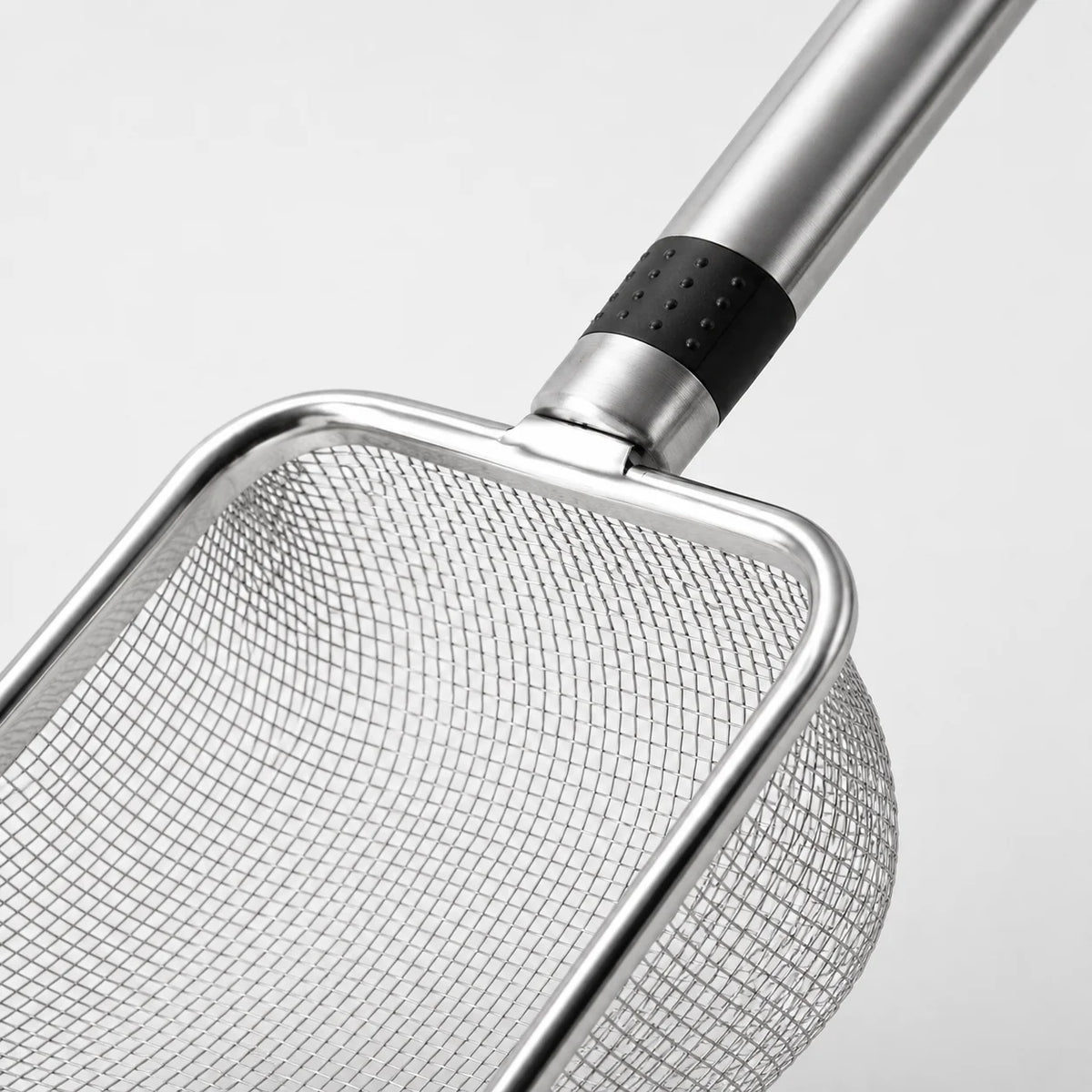 Stainless steel cat litter scoop with a fine mesh sifter and long handle