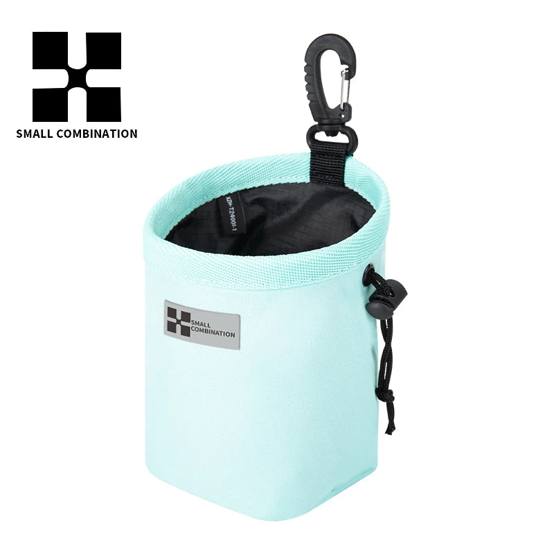 Bolsa portátil de premios para entrenamiento de perros color menta claro con cordón negro y logotipo