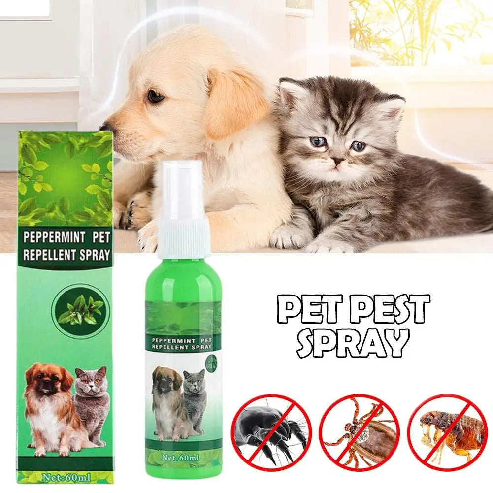 Botella verde de spray repelente para mascotas de menta con un perro dorado y un gatito atigrado de fondo.