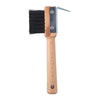 Pioche à sabot et Brosse de toilettage pour chevaux