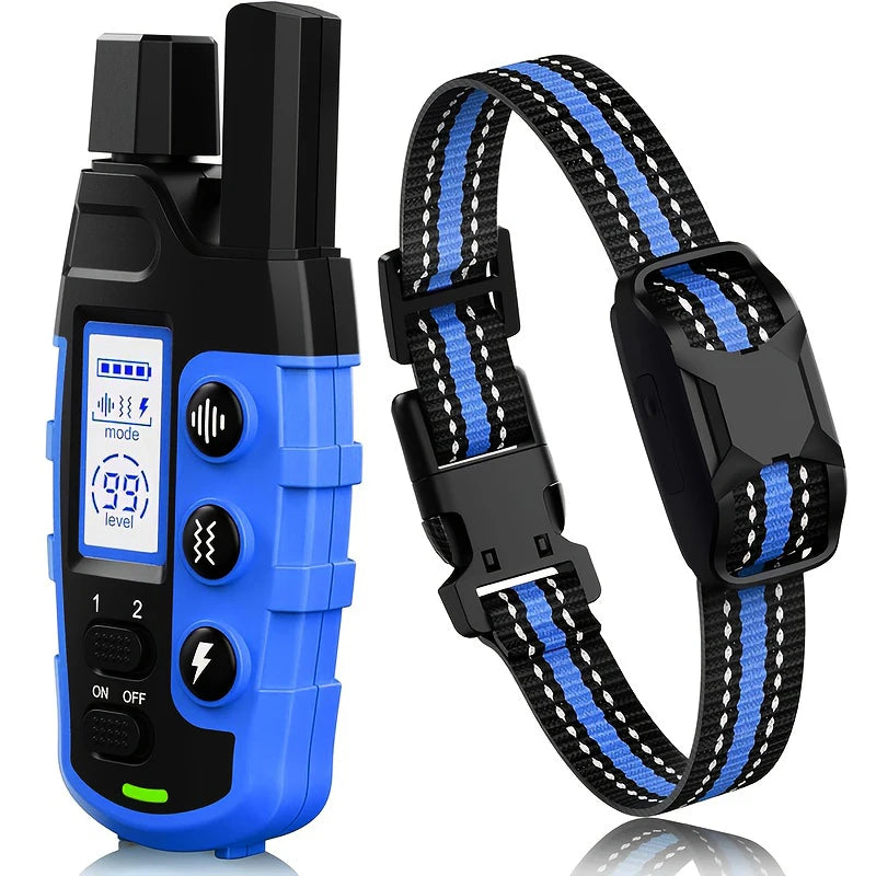 Collar de entrenamiento eléctrico para perro negro con detalles azules y correa de nailon negro.