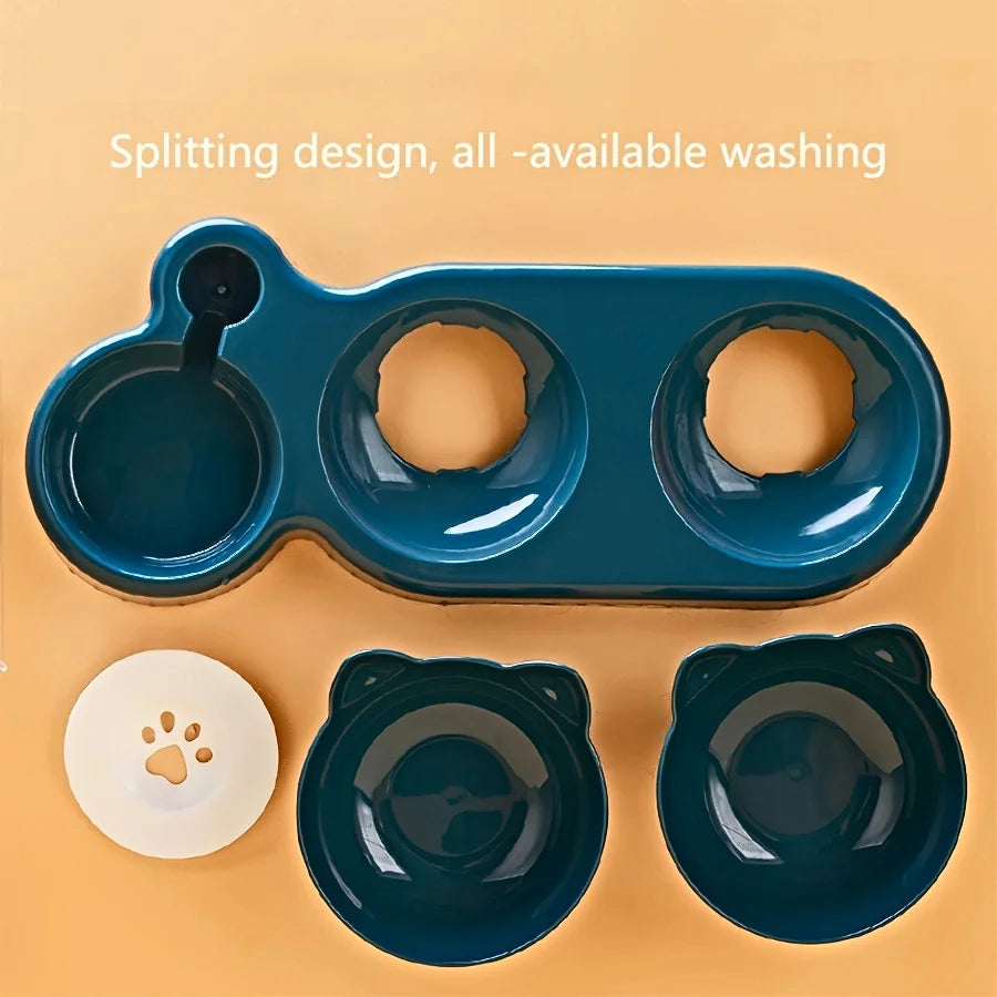 Türkise Napf-Set mit Spaltdesign und angehängtem Wasserabgießer.