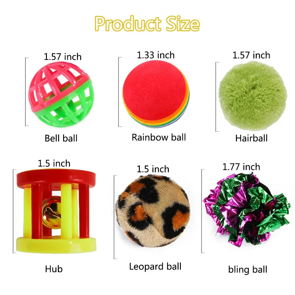 Un assortiment de jouets pour chats : balle à clochette, balle arc-en-ciel, boule de poils, hub, balle léopard et balle brill