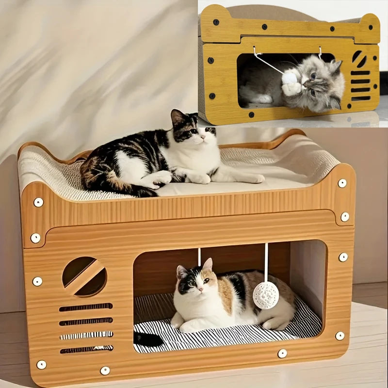 Une maison pour chat en bois avec une planche à griffer intégrée, montrant un chat gris et blanc duveteux à l'intérieur.