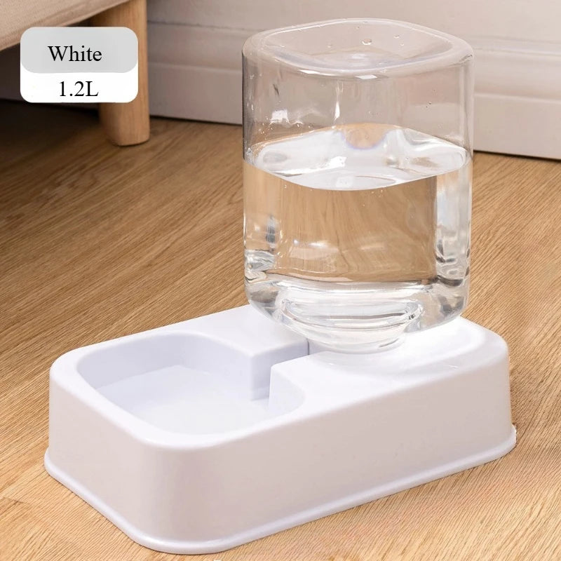 Automatischer Futterspender mit integriertem Wassernapf
